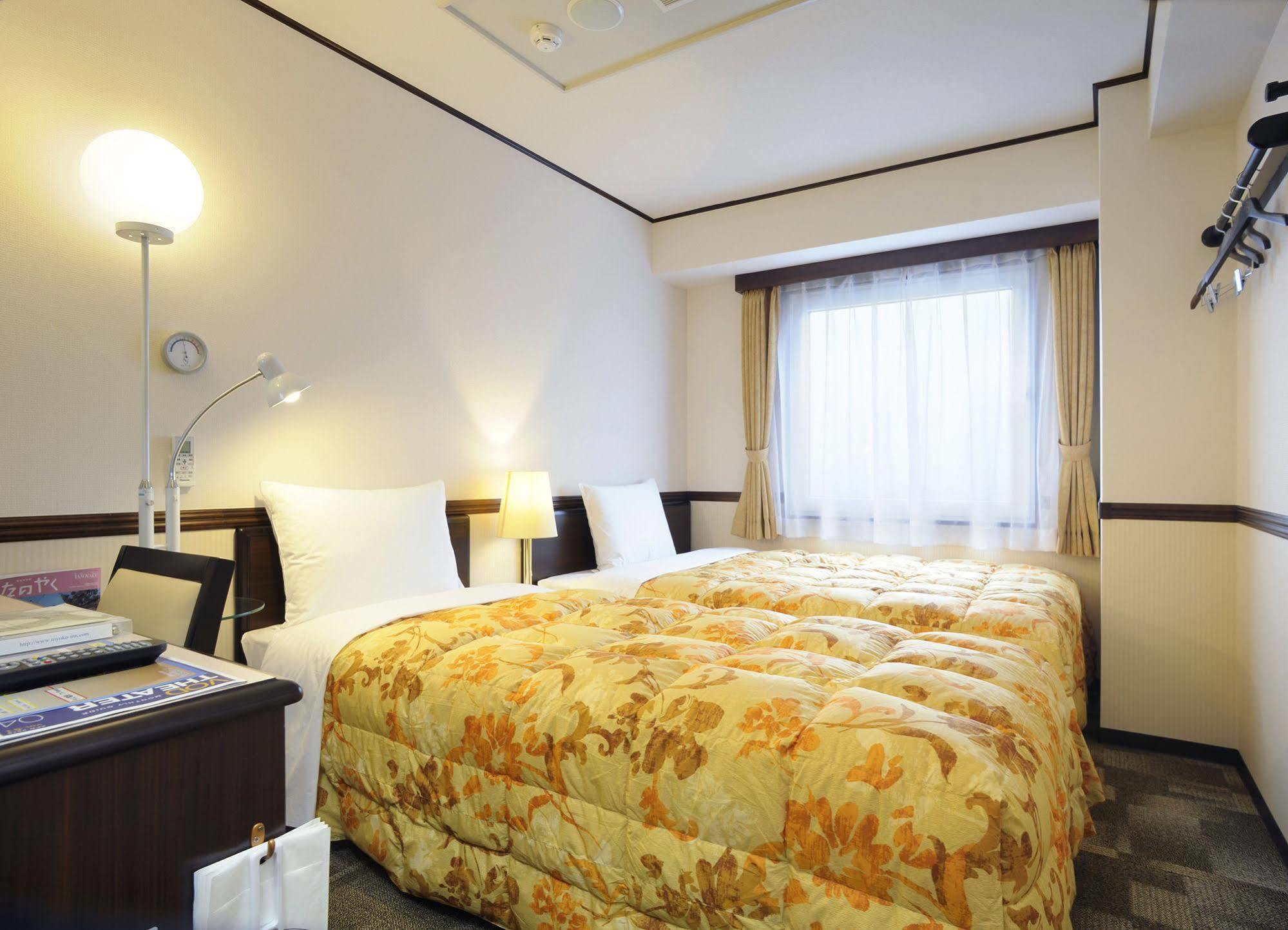 Toyoko Inn Takasaki Eki Nishi Guchi No 2 ภายนอก รูปภาพ